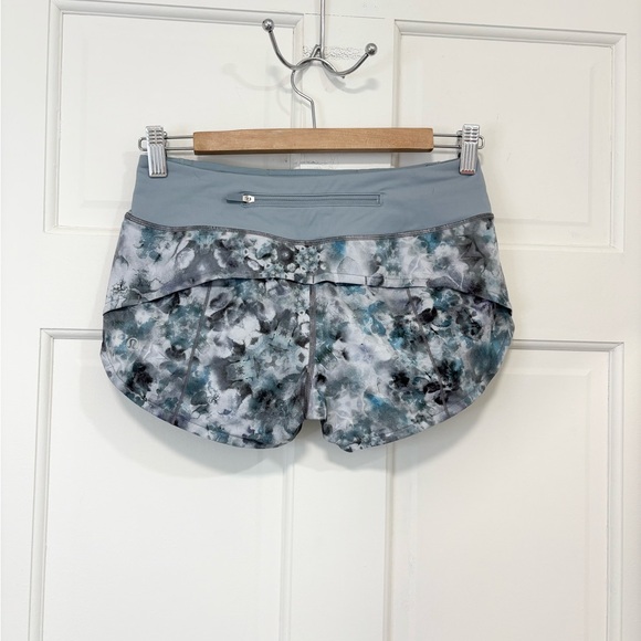 lululemon Speed Up Shorts Low Rise Kaleidofloral Blue/Gray Size 2 EUC Athletic - Picture 5 of 14